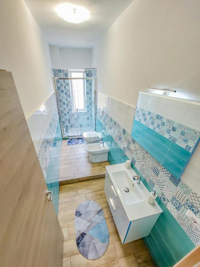 Metro Guest House Наполи Екстериор снимка